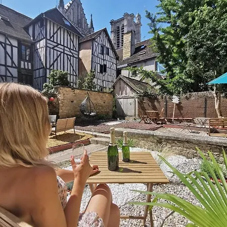 L'oiseau De La Cathedrale - Calme - Jardin - Wifi Apartment
